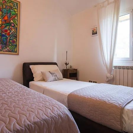 Ferienhaus Olivia *